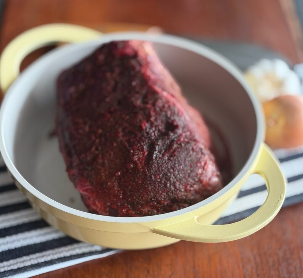 marinated roast beef (red wine & garlic)